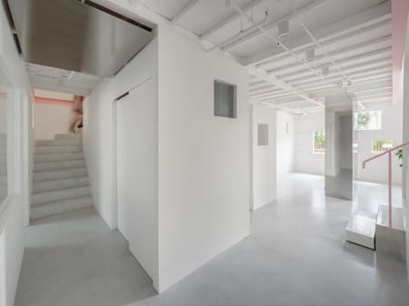 Apelron Contemporary